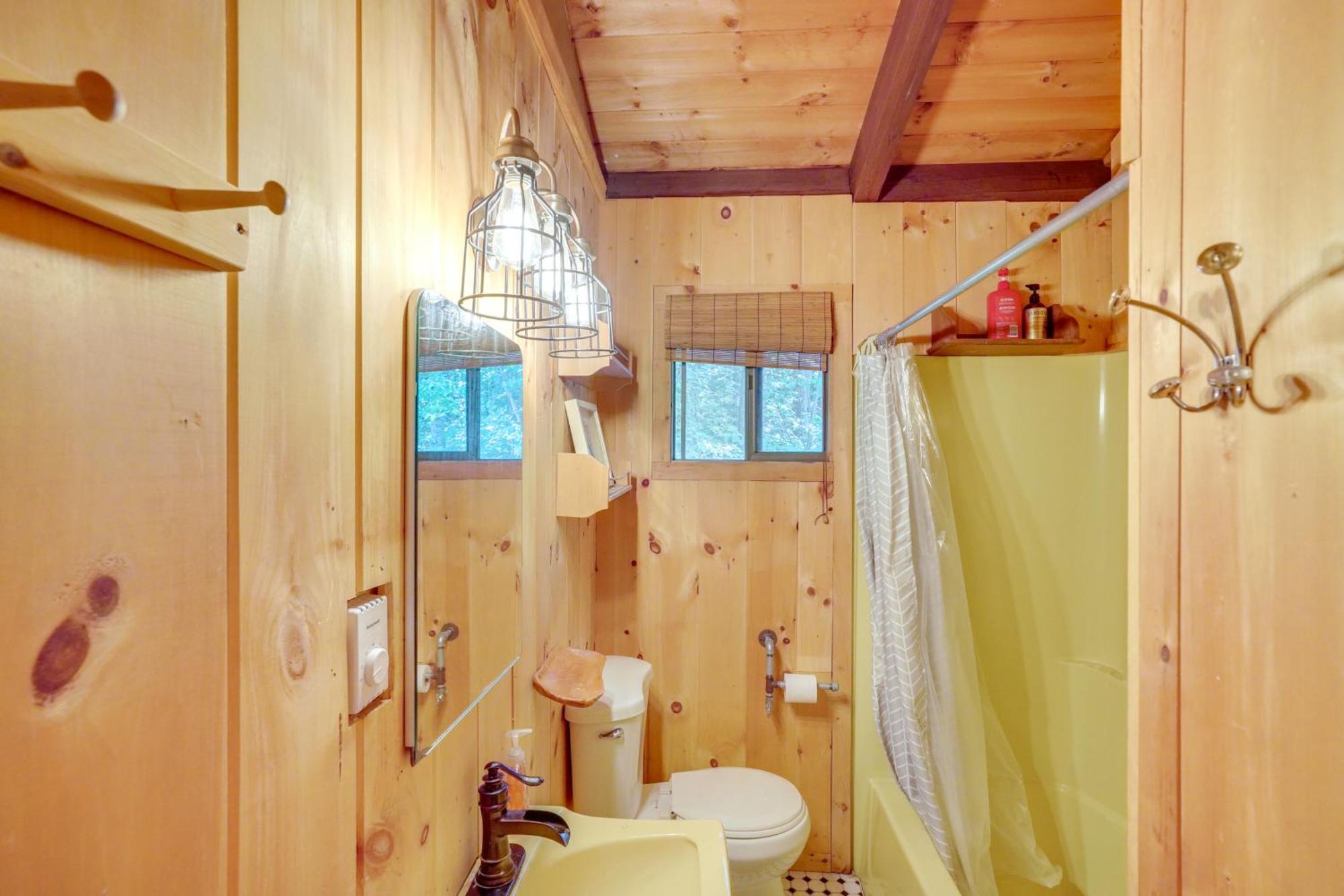 Rustic Cabin Near Ski Resorts In West Dover! ภายนอก รูปภาพ